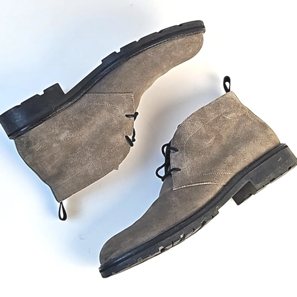 Calvin Klein Ultan Calf Suede Round Toe Lace Up Lug Sole Chukka Ankle Boot